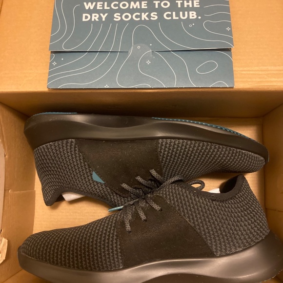 Brand new Vessi Classic Sneakers! - Picture 2 of 3